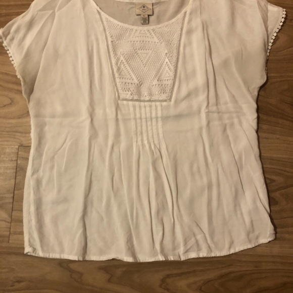 White blouse - Picture 3 of 4